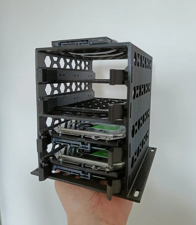 Корпус для 4 x 3.5" HDD