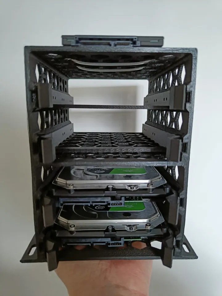 Корпус для 4 x 3.5" HDD