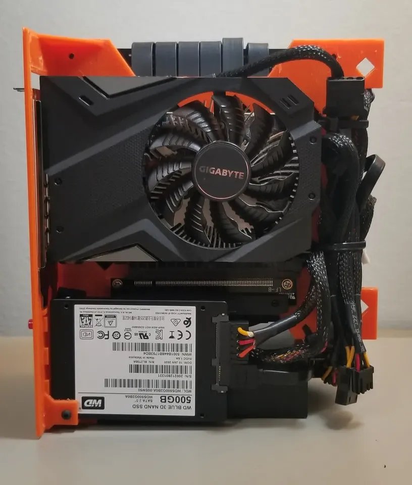 Компактный Mini-ITX корпус 4.7L, простая печать