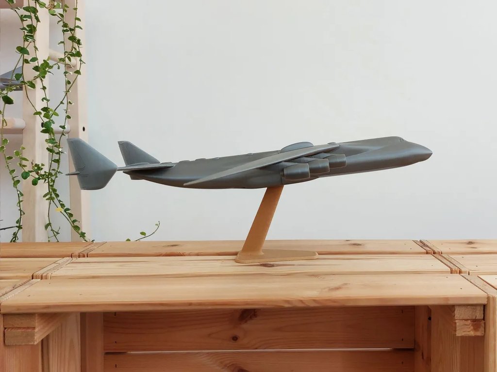 Антонов Ан-225 Мрия - 1:200