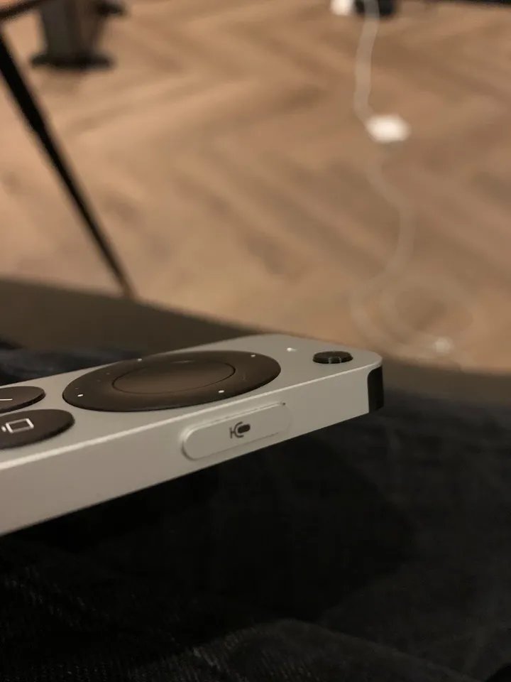 Замена кнопки включения пульта Apple TV (версия 2021+)