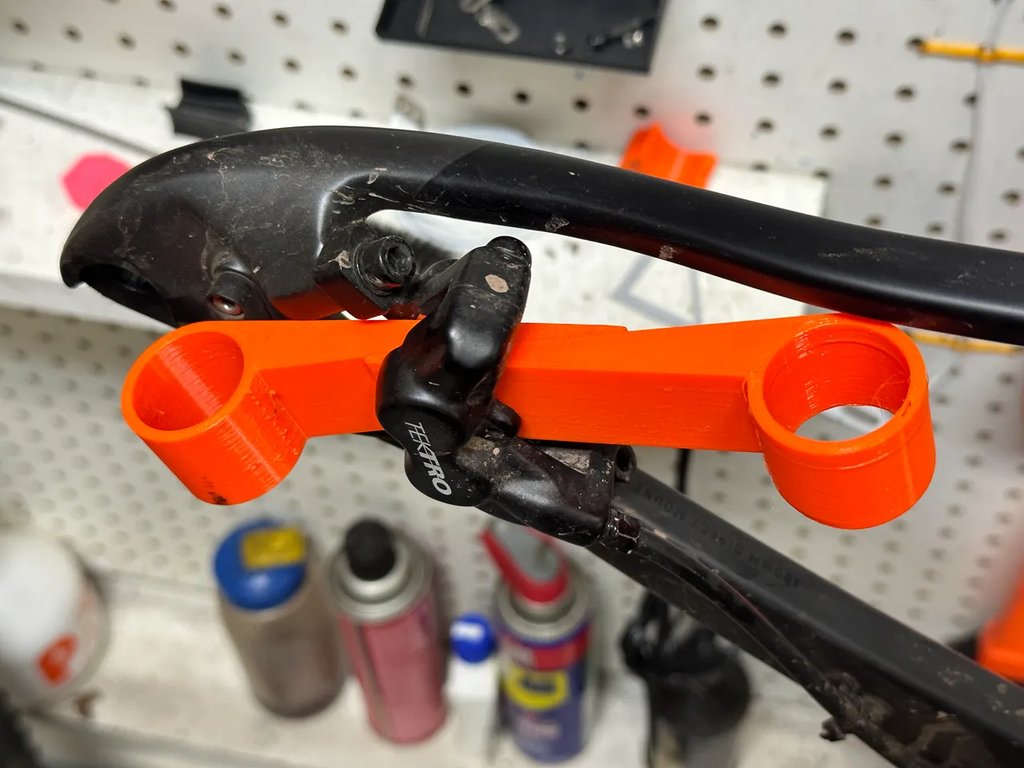 Распорка для поршней дискового тормоза