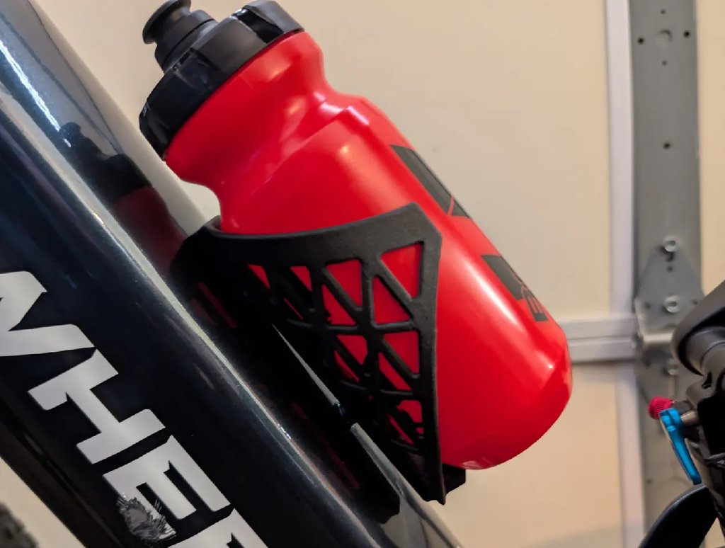 Держатель для бутылки с водой для велосипеда