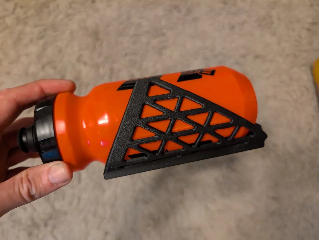 Держатель для бутылки с водой для велосипеда