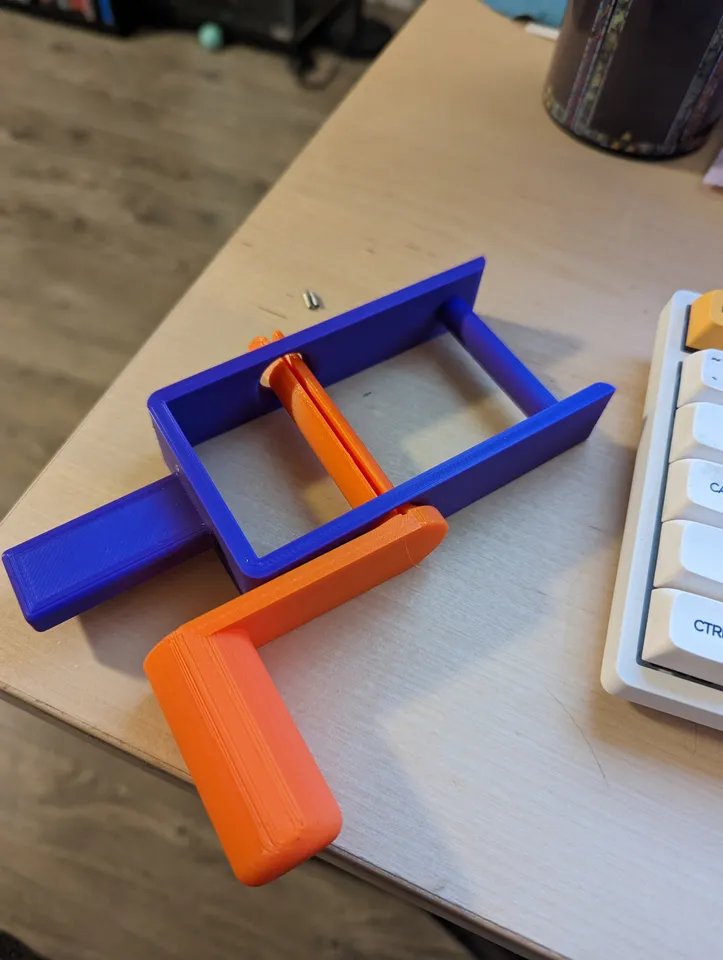 Ролик для бинтования рук боксерам