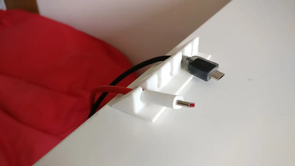 Держатель для кабелей