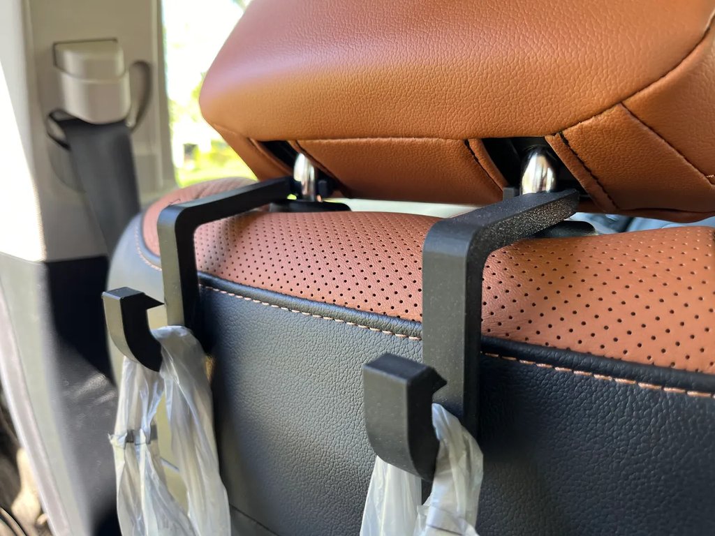 Крючок/вешалка для подголовника автомобиля, с зазубринами