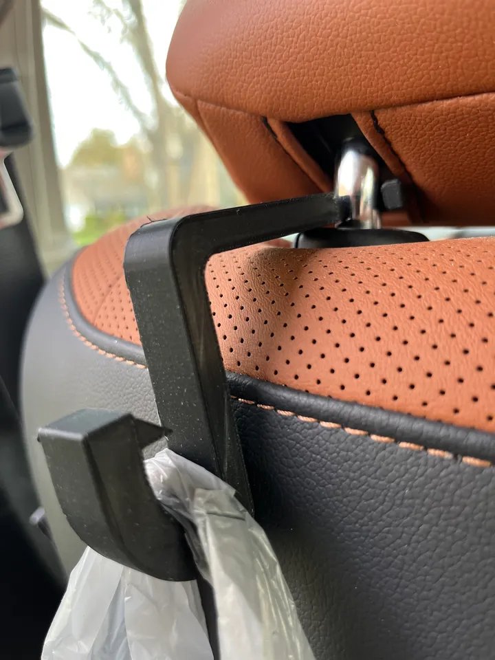 Крючок/вешалка для подголовника автомобиля, с зазубринами