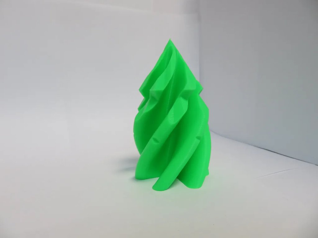 Рождественская елка с проходным отверстием