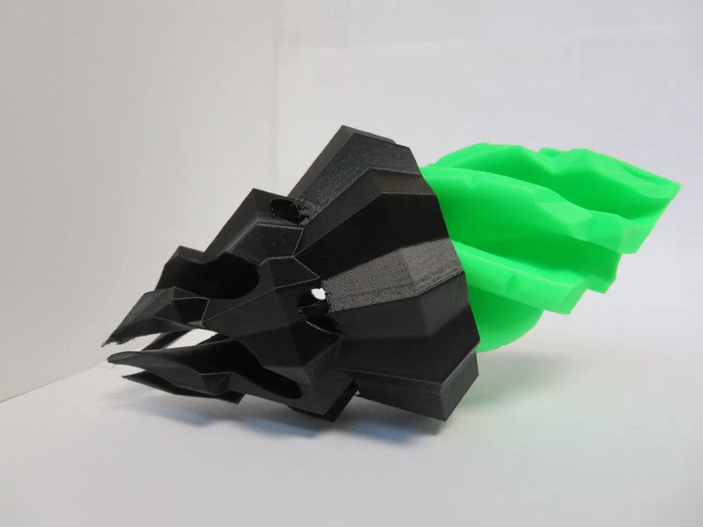 Рождественская елка с проходным отверстием