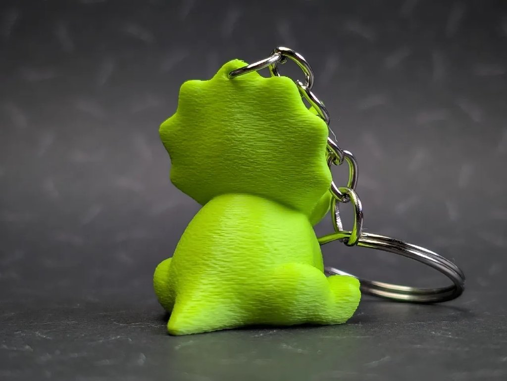 Милый мини-трицератопс + брелок