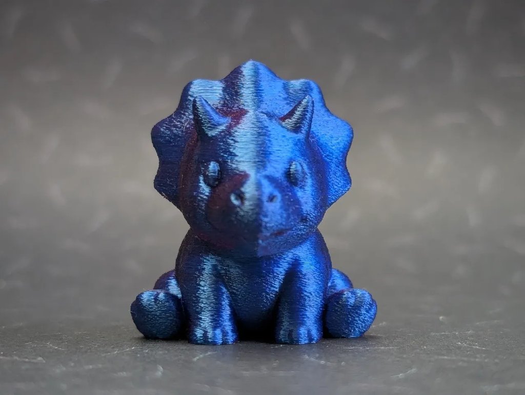 Милый мини-трицератопс + брелок