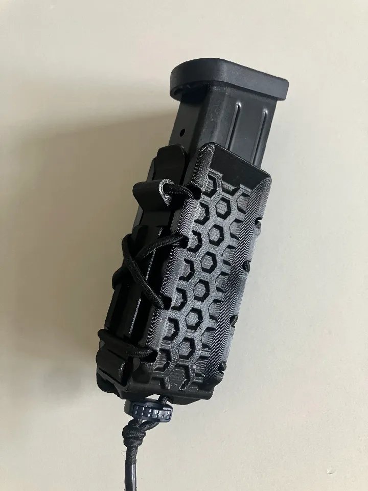 Подсумок для магазина пистолета CZ P-10