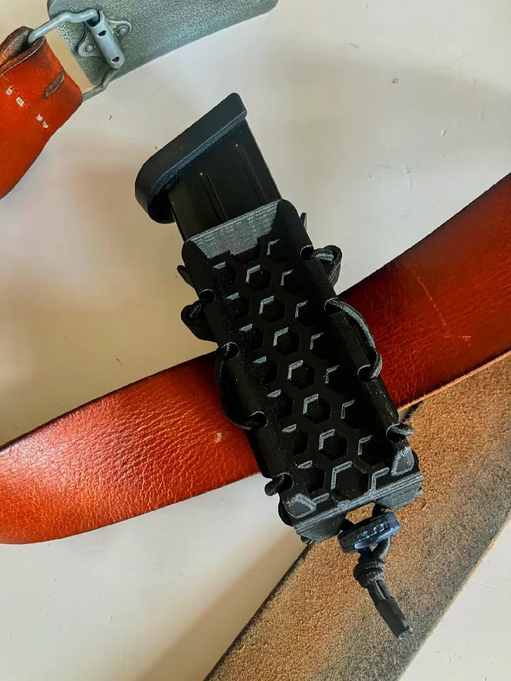 Подсумок для магазина пистолета CZ P-10