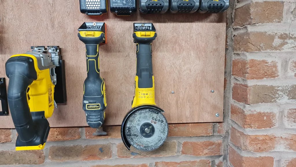 Крепление для инструмента Dewalt