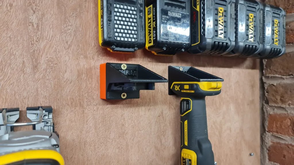 Крепление для инструмента Dewalt