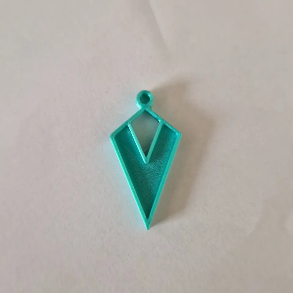 Diamond Elegance - Геометрические серьги в форме ромба