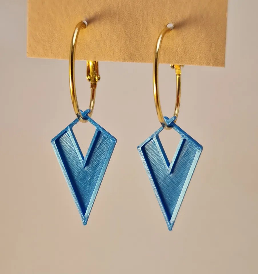 Diamond Elegance - Геометрические серьги в форме ромба