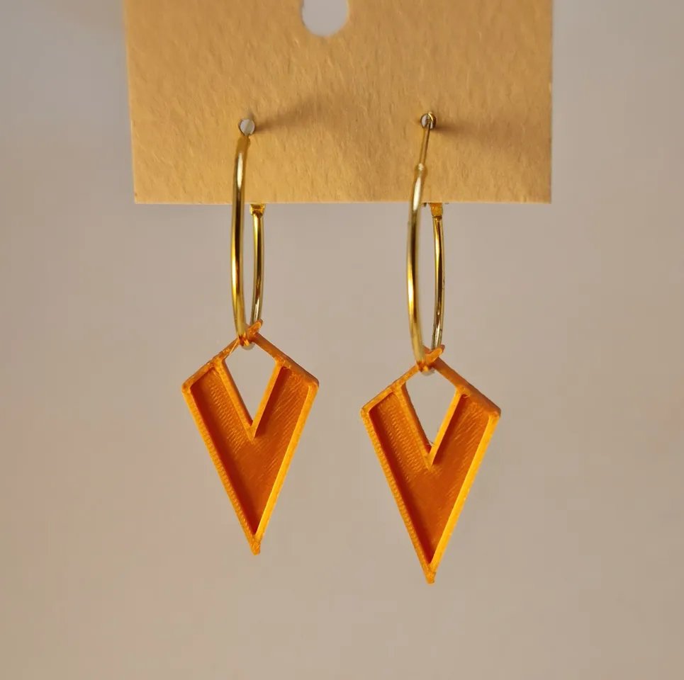 Diamond Elegance - Геометрические серьги в форме ромба