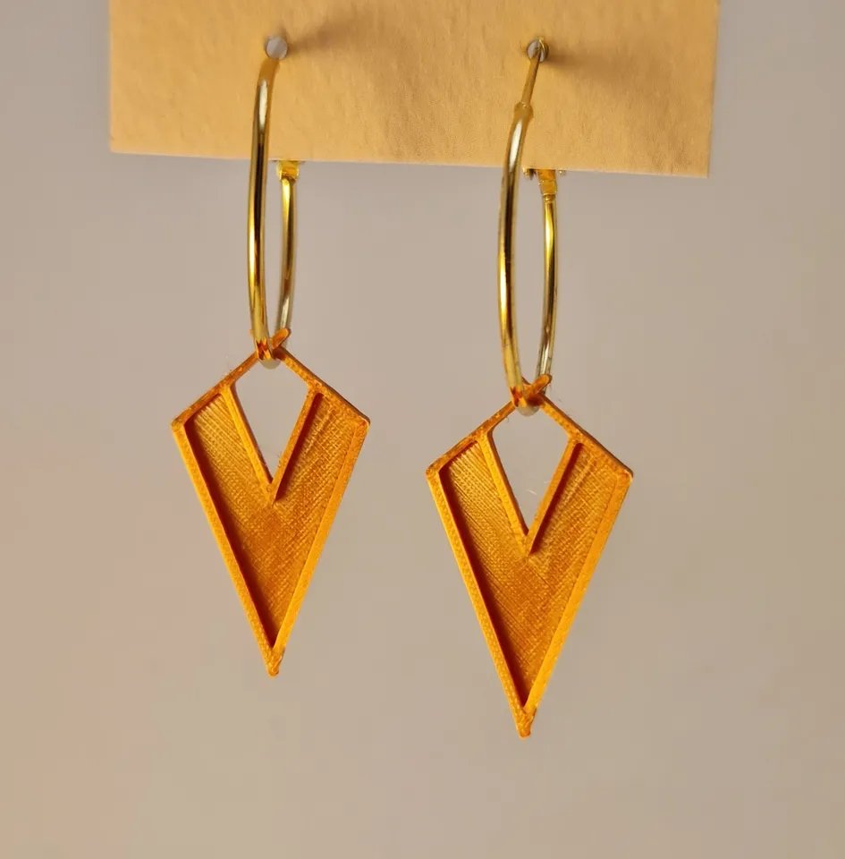 Diamond Elegance - Геометрические серьги в форме ромба