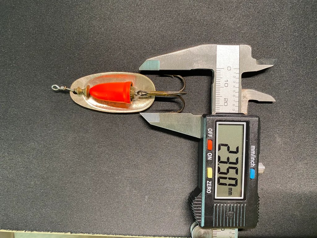 Двухсторонний ящик для блесен, напечатанный на 3D-принтере