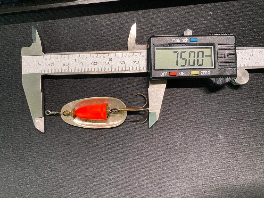 Двухсторонний ящик для блесен, напечатанный на 3D-принтере