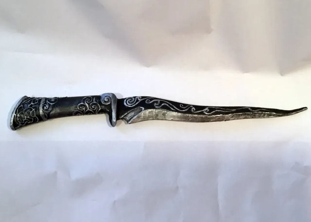 Эбонитовый кинжал из Skyrim
