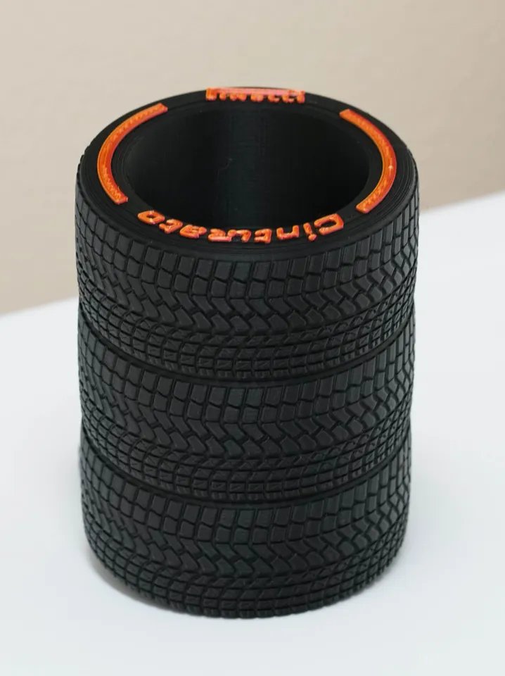 Шины F1 - Большая подставка для карандашей и ручек