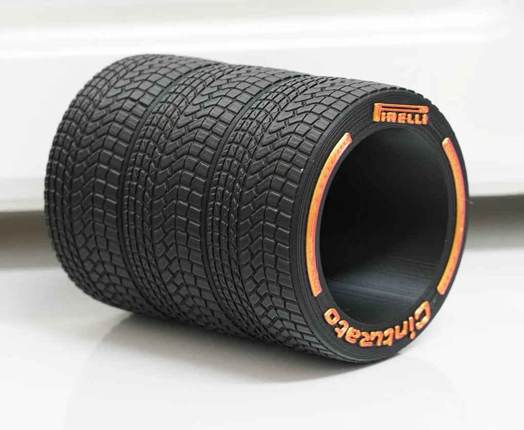 Шины F1 - Большая подставка для карандашей и ручек