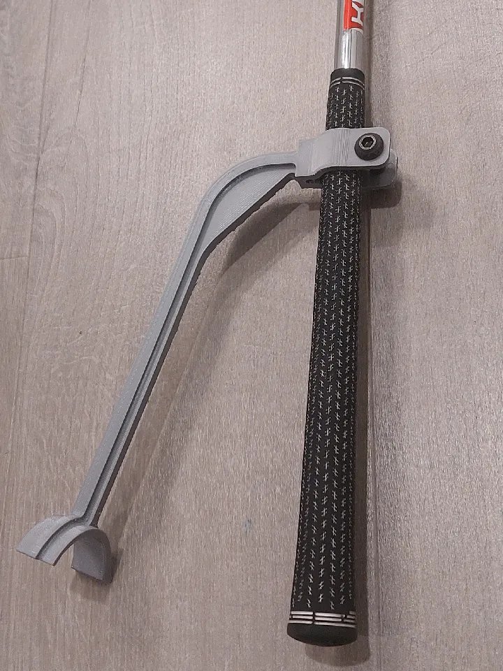 Тренажер для фиксации запястья в гольфе