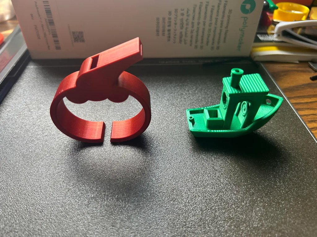 Свисток хоккейного судьи