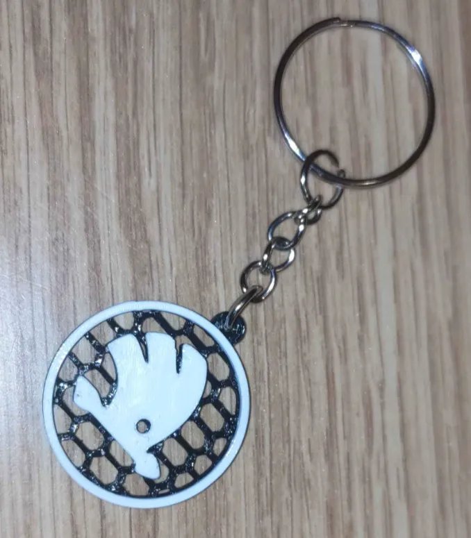 Брелоки в стиле сотовой структуры с логотипами автомобильных брендов. Часть 1