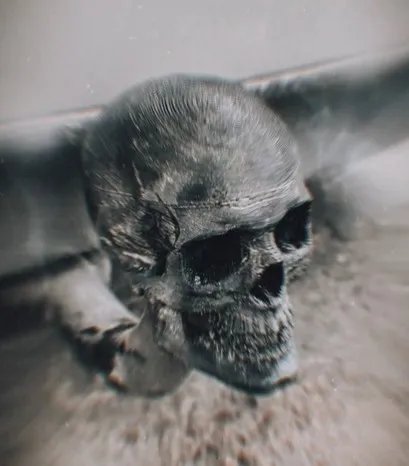 Чехол для буксировочного крюка в виде человеческого черепа