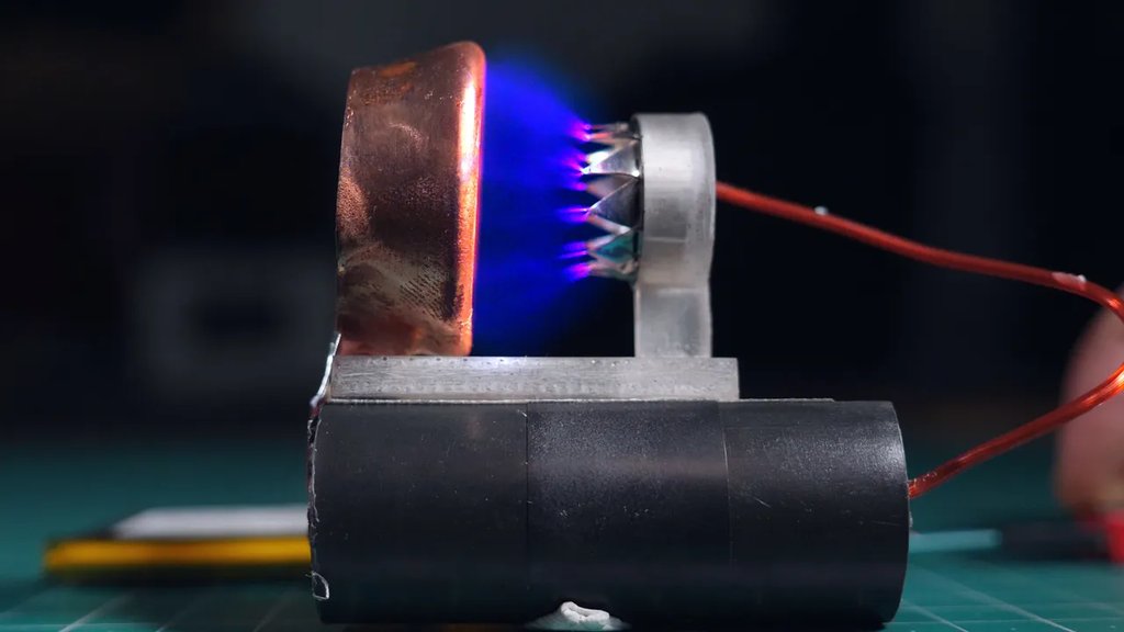 Ионный двигатель