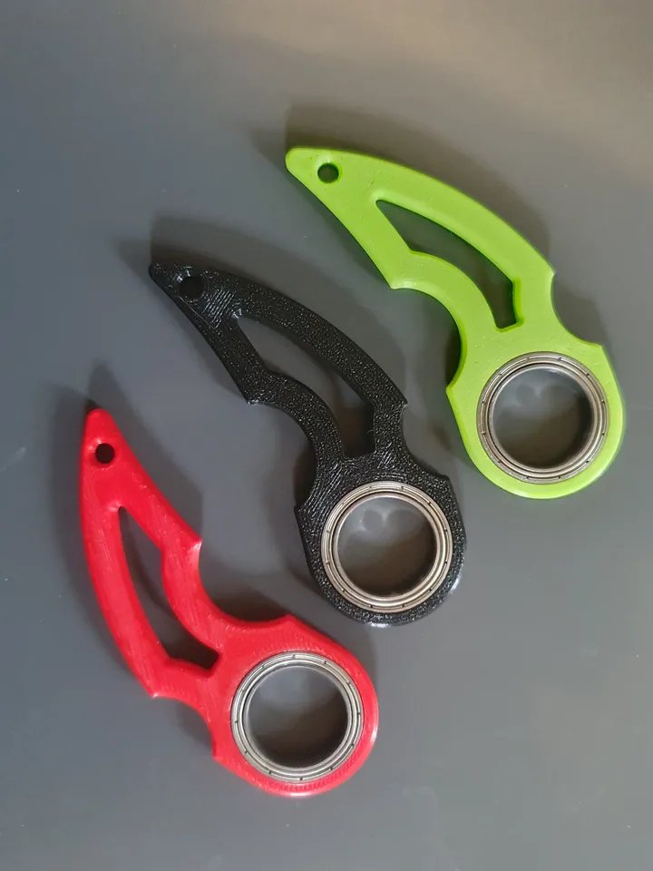 Ключевая вертушка "Карамбит"