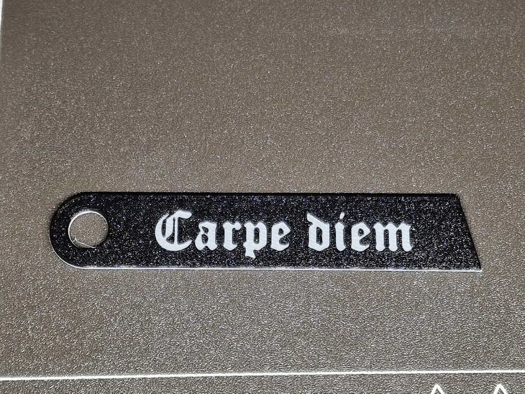 Брелоки Carpe diem / Memento mori