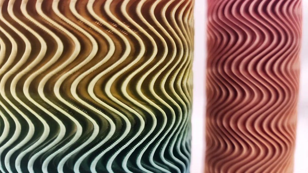 Волнистый набор ваз Mesmerizing