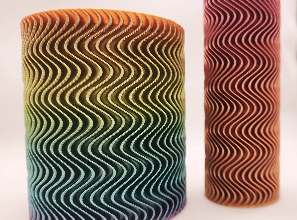 Волнистый набор ваз Mesmerizing