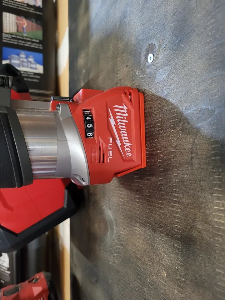 Держатель для инструментов Milwaukee M18