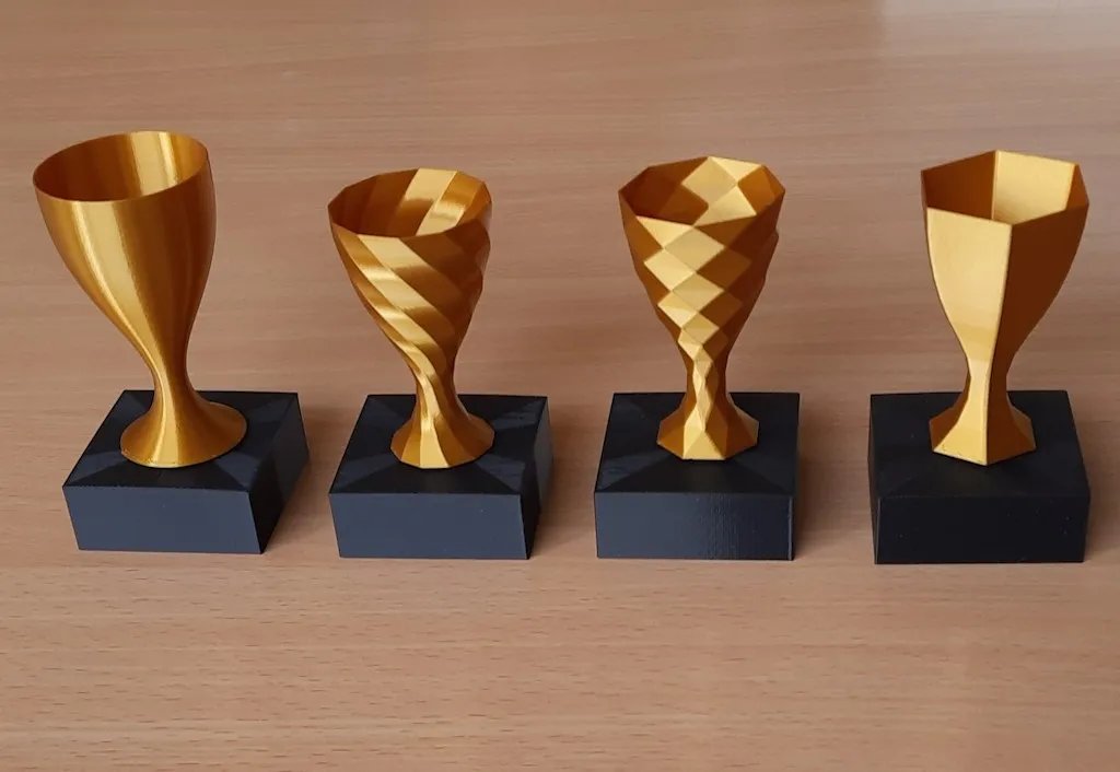 Минималистичный кубок (в режиме вазы) и подставка со скрытым отсеком