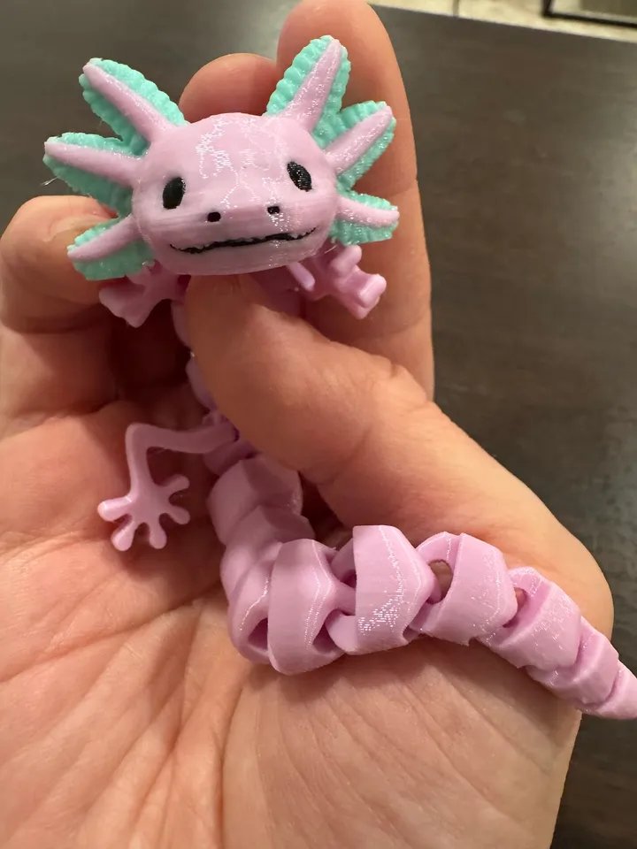 Многоцветный сочлененный аксолотль с подвижными конечностями