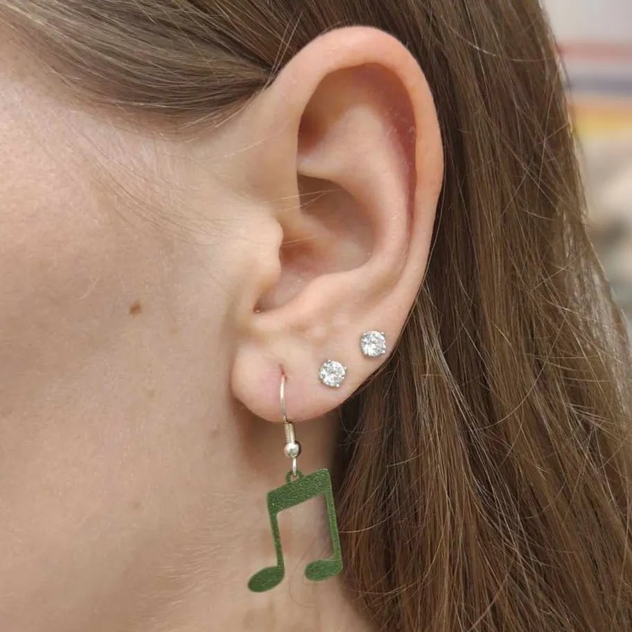Музыкальные украшения: набор сережек с музыкальными знаками