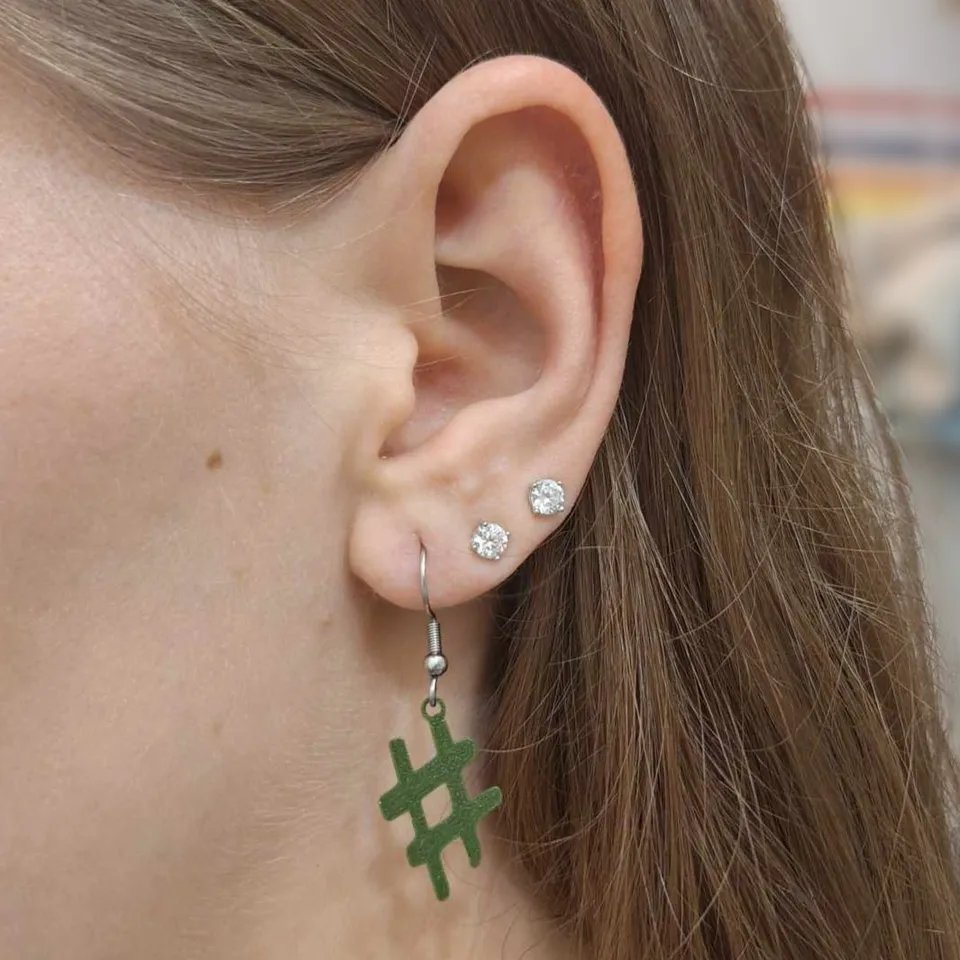 Музыкальные украшения: набор сережек с музыкальными знаками