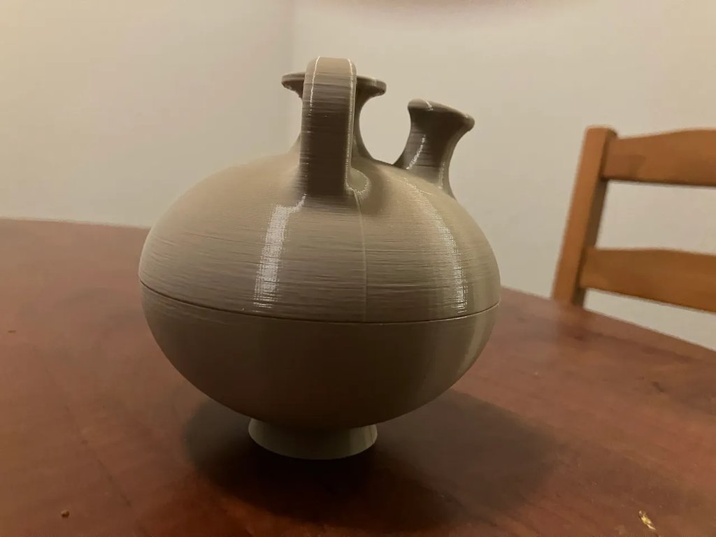 Микенская стремечковидная амфора