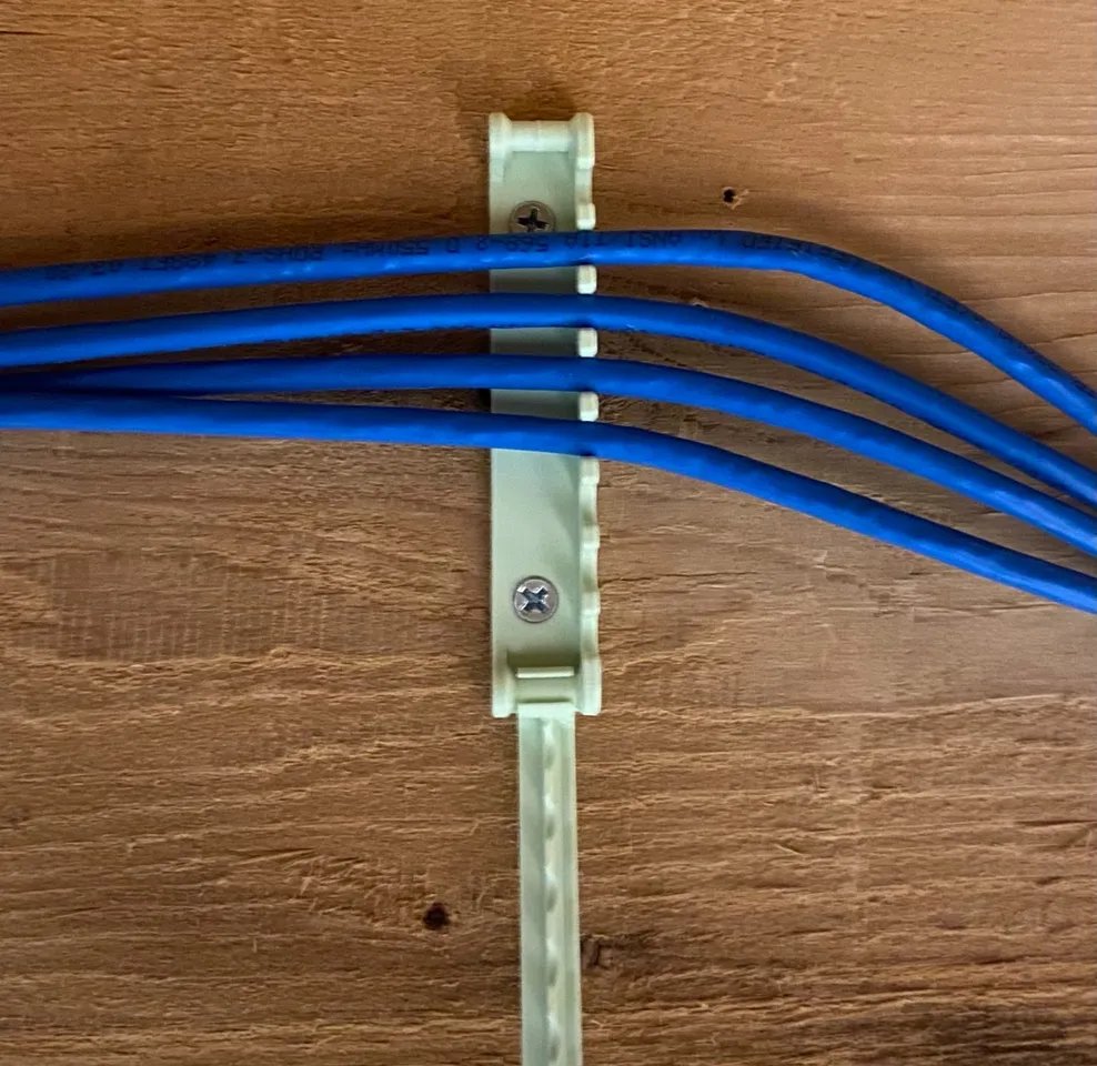 Органайзер для сетевых кабелей V2