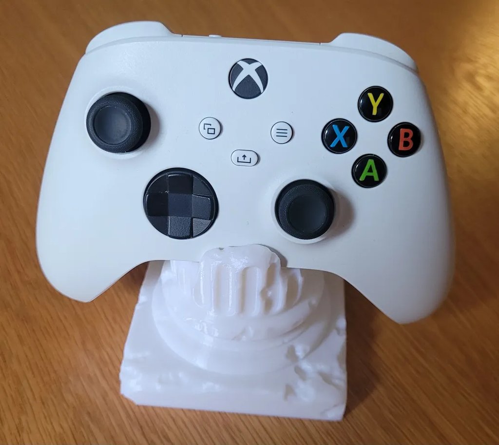 Подставка для контроллера Xbox Series X/S с отсеком для батареек