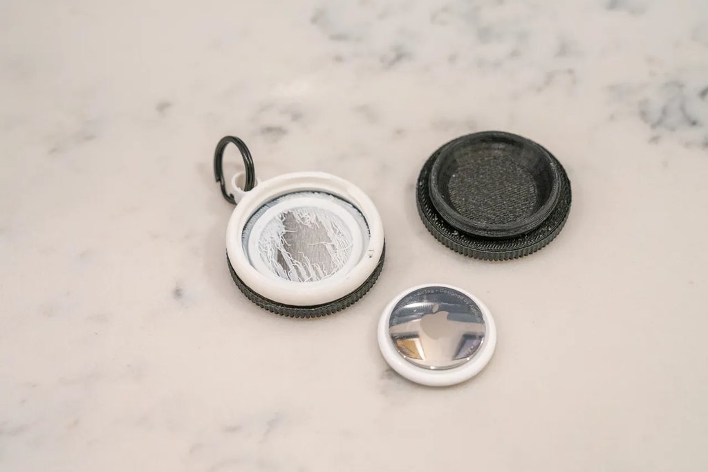 Брелок для AirTag в виде Oreo