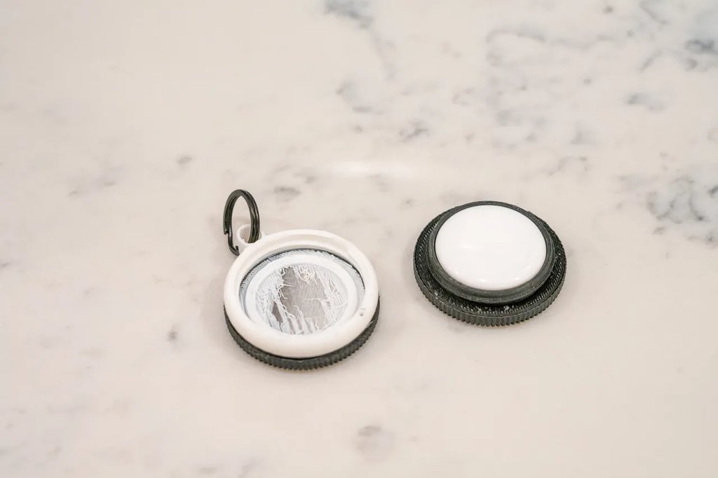 Брелок для AirTag в виде Oreo