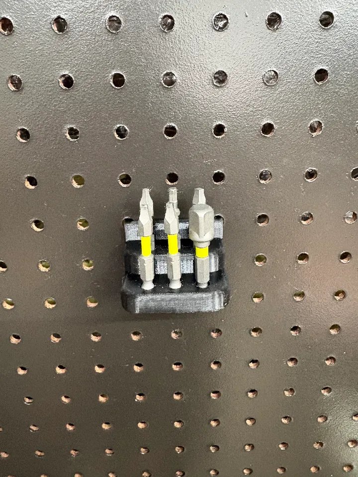 Держатель для бит ударного гайковерта на перфорированную панель (6-24 бита)