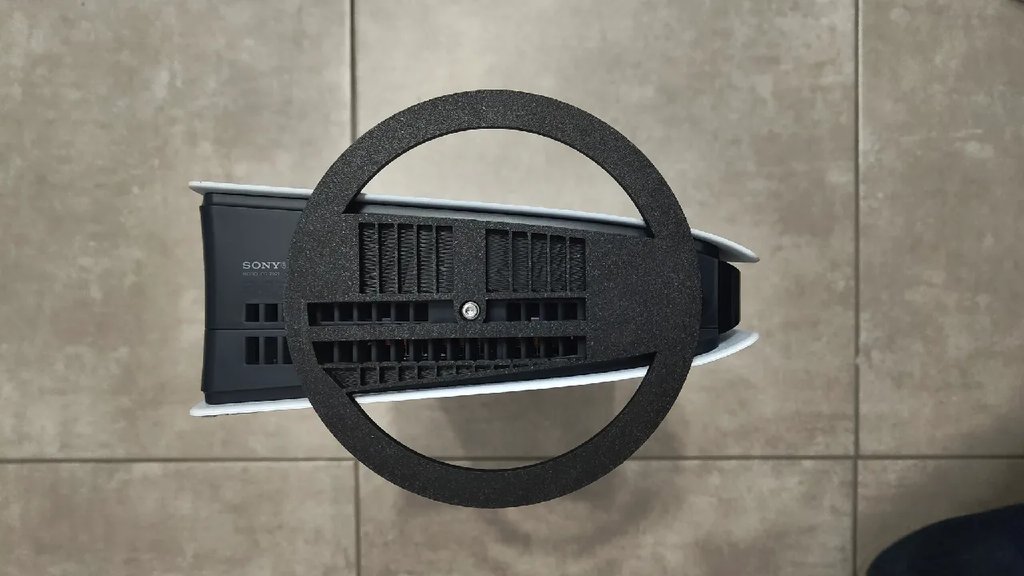 Подставка для PS5 Pro – оптимизированный воздушный поток и отсек для аксессуаров